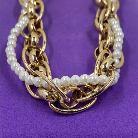 💛 Elegant Gold and Pearl Chain Necklace - Picture 2 of 5
